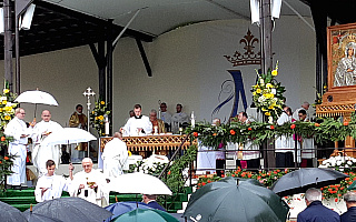 Setki pielgrzymów w Gietrzwałdzie. Zakończyły się uroczystości 142. rocznicy objawień Najświętszej Maryi Panny